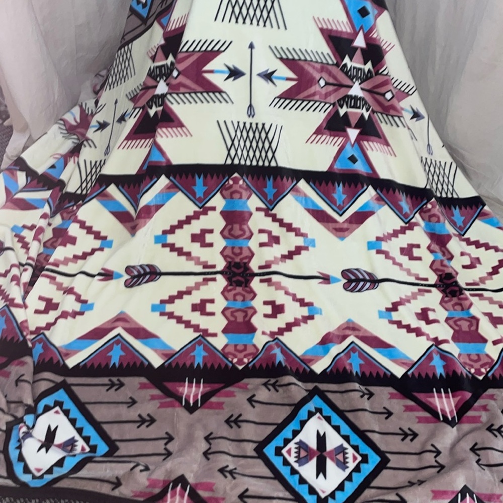 Native Arrow Plush Blanket